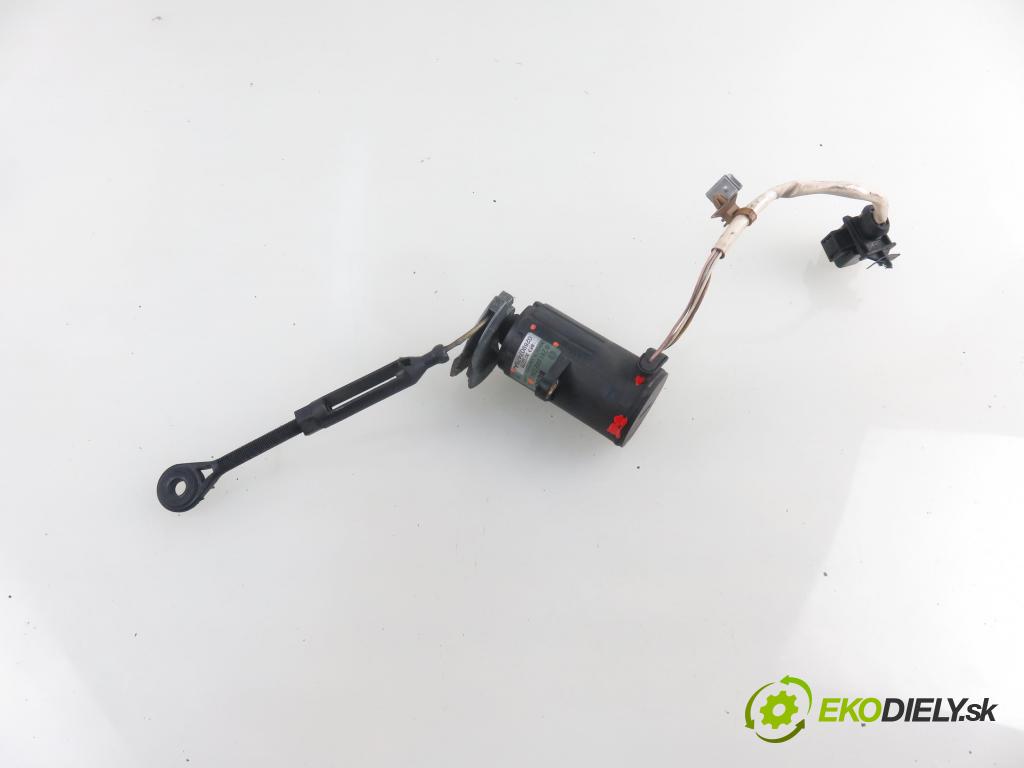 AUDI A4 (8D2, B5) SEDAN 1998 81,00 1.9 TDI 110 - AFN 1896,00 Potenciometer plynu 0281002286 ; 028907475AJ (Pedále)