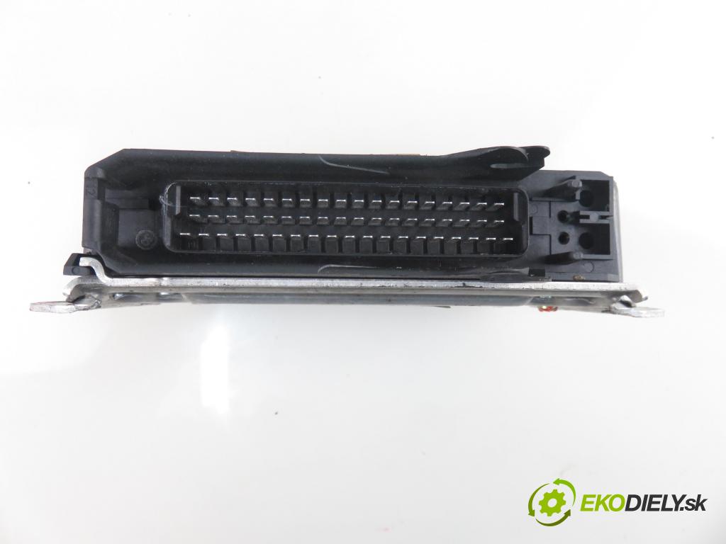 JAGUAR XJ (XJ40, XJ81) SEDAN 1989 163,00 4.0 36681 222 - 9EPCNA 3980,00 Riadiaca jednotka prevodovky 0260002087 ; ZF0501003732 ; DBC5080