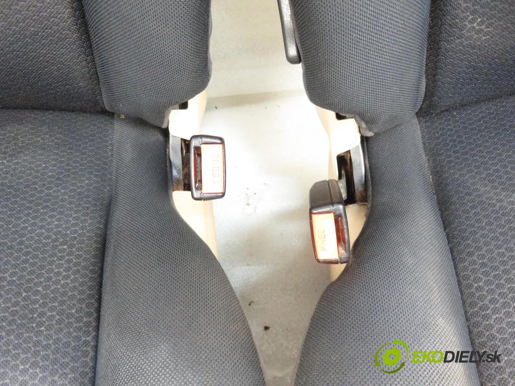NISSAN TERRANO II (R20) TERENOWY 2002 92,00 2.7 TDi 4WD 125 - TD27TI 2664,00 Sedadlá, sedačky