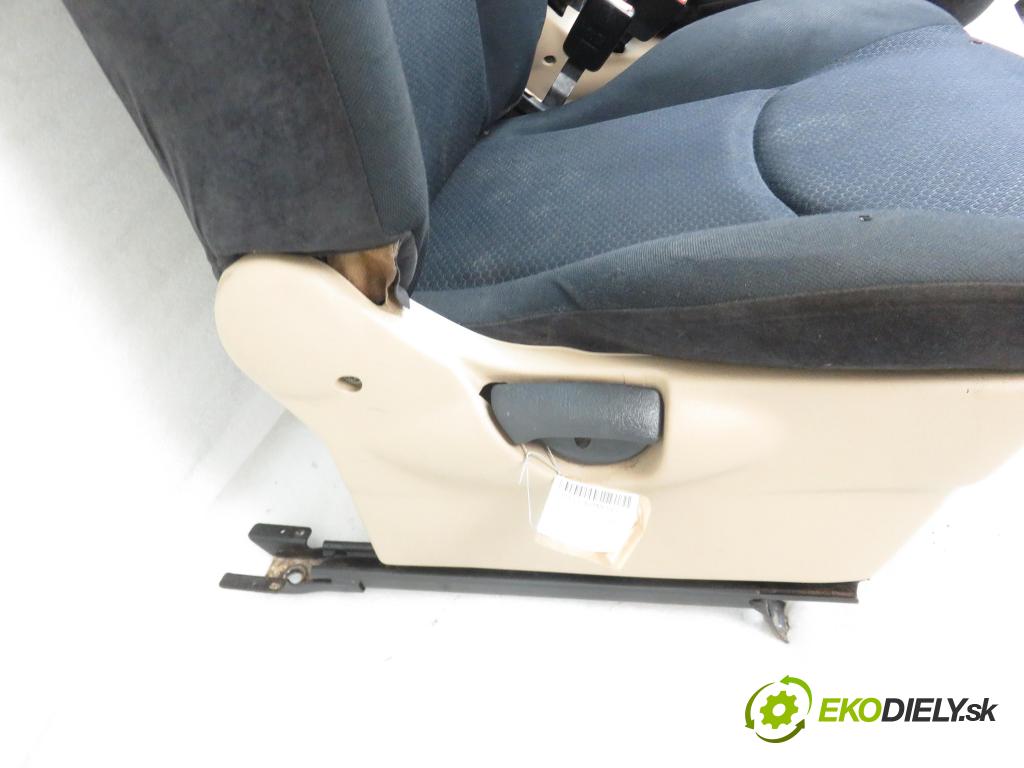 NISSAN TERRANO II (R20) TERENOWY 2002 92,00 2.7 TDi 4WD 125 - TD27TI 2664,00 Sedadlá, sedačky
