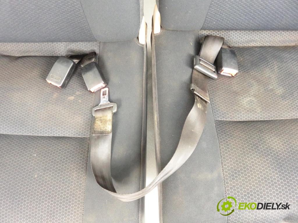 NISSAN TERRANO II (R20) TERENOWY 2002 92,00 2.7 TDi 4WD 125 - TD27TI 2664,00 Sedadlá, sedačky