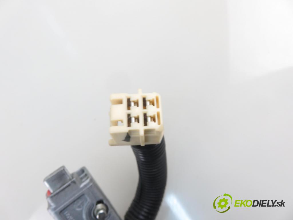 CITROEN C1 (PM_, PN_) HB 2006 50,00 1.0 12V R3 68 - 1KR-FE 998,00 spinačka 12631 (Spínacie skrinky a kľúče)