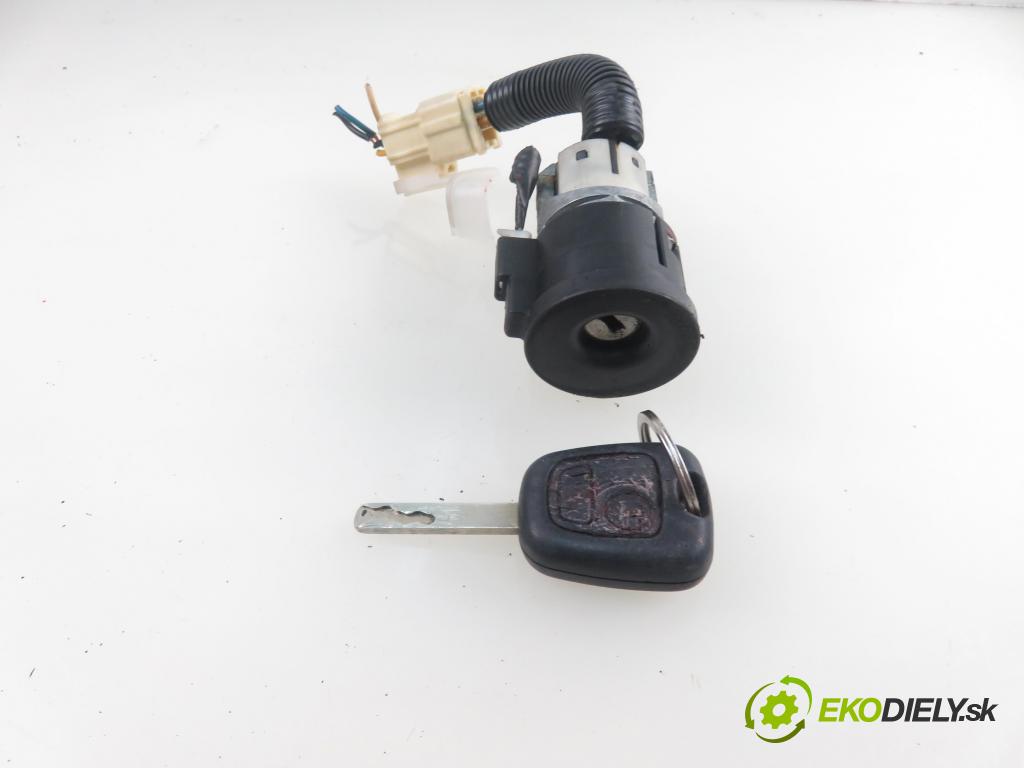 CITROEN C1 (PM_, PN_) HB 2006 50,00 1.0 12V R3 68 - 1KR-FE 998,00 spinačka 12631 (Spínacie skrinky a kľúče)