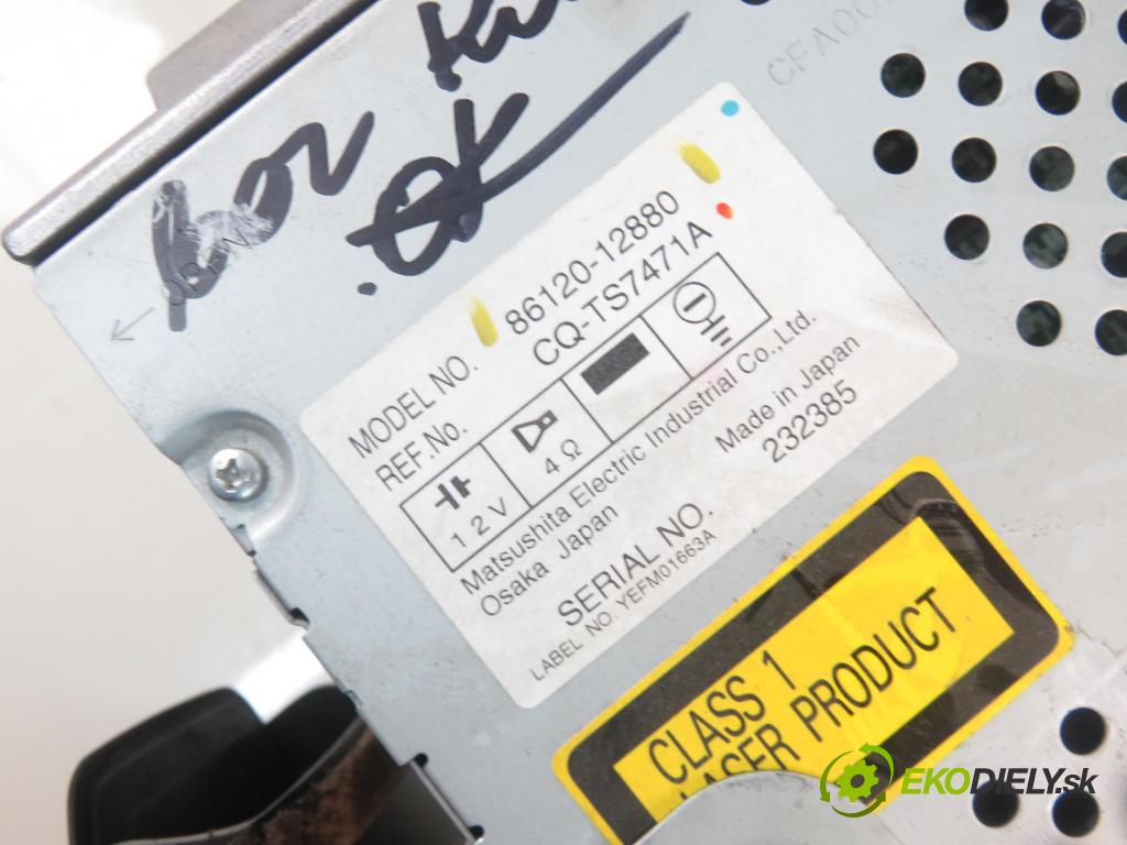 TOYOTA COROLLA (_E12_) HB 2005 66,00 1.4 D-4D 90 - 1ND-TV 1364,00 RADIO CD 8612012880