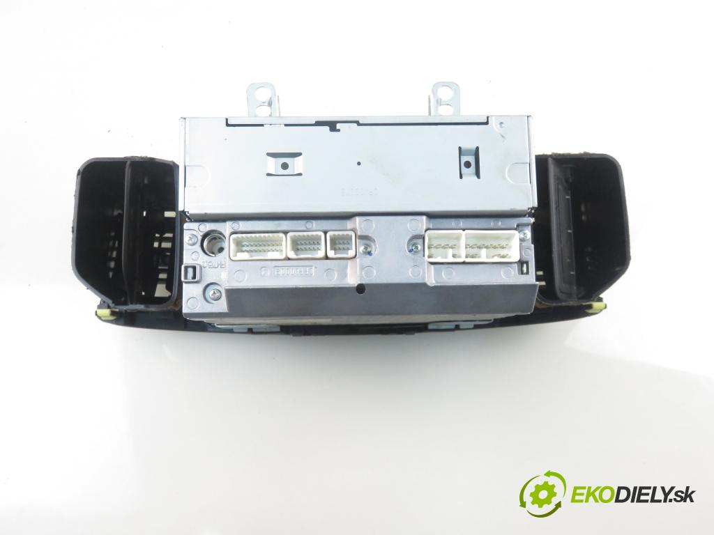 TOYOTA COROLLA (_E12_) HB 2005 66,00 1.4 D-4D 90 - 1ND-TV 1364,00 RADIO CD 8612012880