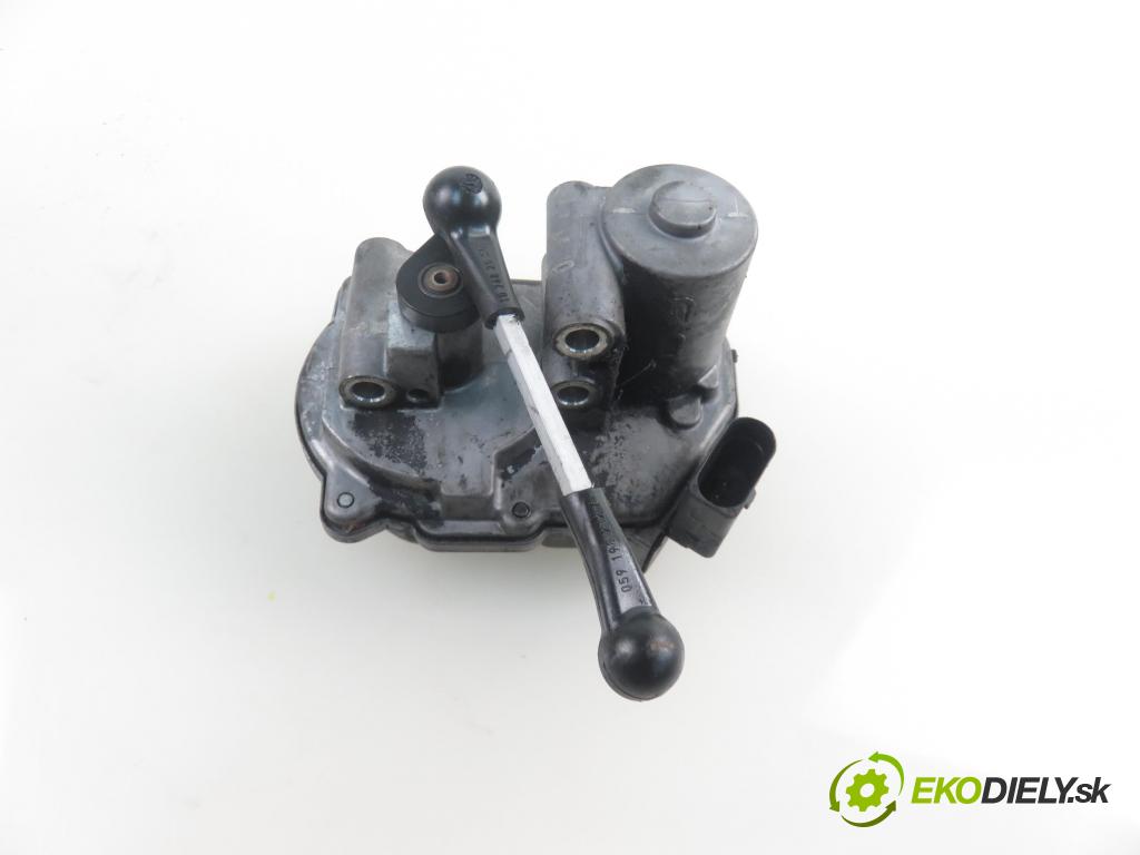 AUDI A6 (4F2, C6) SEDAN 2004 165,00 3.0 TDI quattro - BMK 2967,00 Nastavovač turba A2C53022954 ; 059129086 (Ostatné)