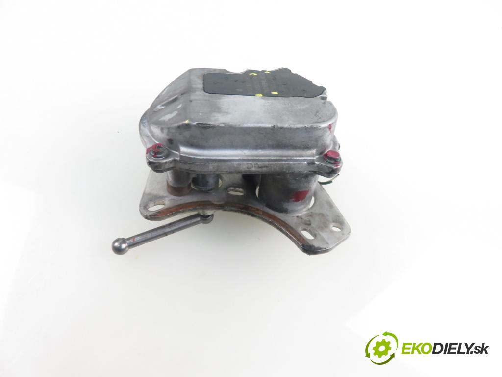 AUDI A6 (4F2, C6) SEDAN 2004 165,00 3.0 TDI quattro - BMK 2967,00 Nastavovač turba 059145725J ; A2C53308523 (Ostatné)