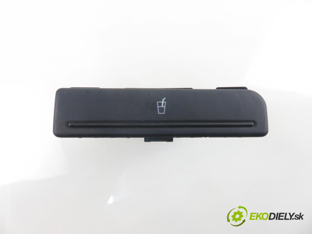 AUDI A4 Avant (8E5, B6) KOMBI 2003 96,00 1.9 TDI - AWX 1896,00 Držiak na nápoje 8E1862534H (Úchyty, držiaky na nápoje)