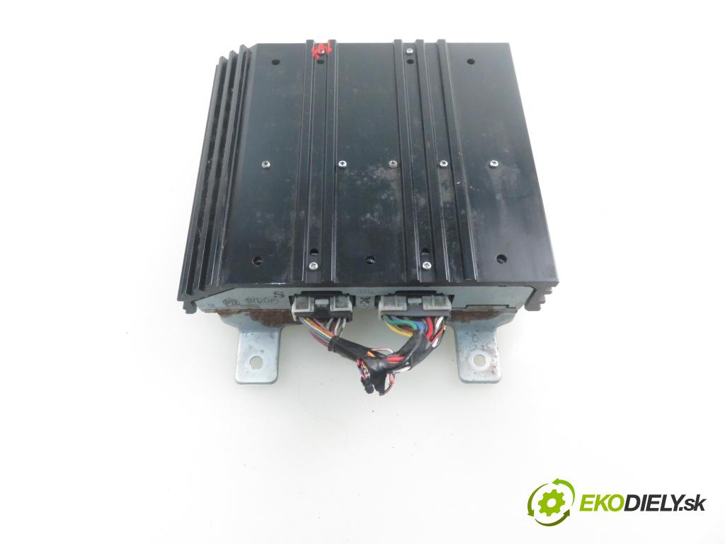 MITSUBISHI OUTLANDER II (CW_W) SUV 2008 115,00 2.2 DI-D 156 4WD - 4HN 2179,00 Zosilňovač 8701A230 (Zosilňovače)