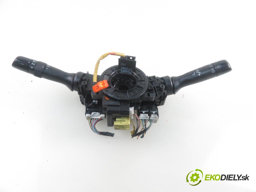 TOYOTA YARIS (_P9_) HB 2006 51,00 1.0 VVT-i (KSP90_) - 1KR-FE 998,00 páčka/prepínač 0D09117FG19