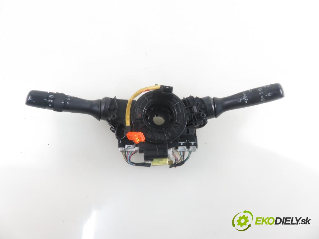 TOYOTA YARIS (_P9_) HB 2006 51,00 1.0 VVT-i (KSP90_) - 1KR-FE 998,00 páčka/prepínač 0D09117FG19