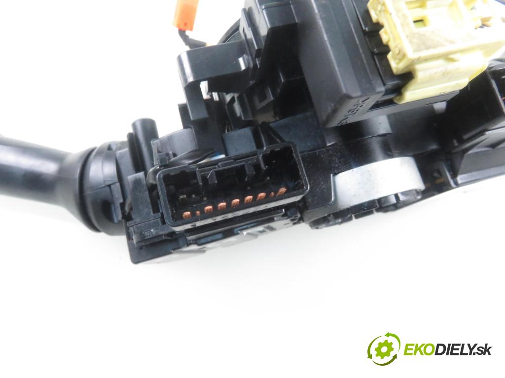 TOYOTA YARIS (_P9_) HB 2006 51,00 1.0 VVT-i (KSP90_) - 1KR-FE 998,00 páčka/prepínač 0D09117FG19