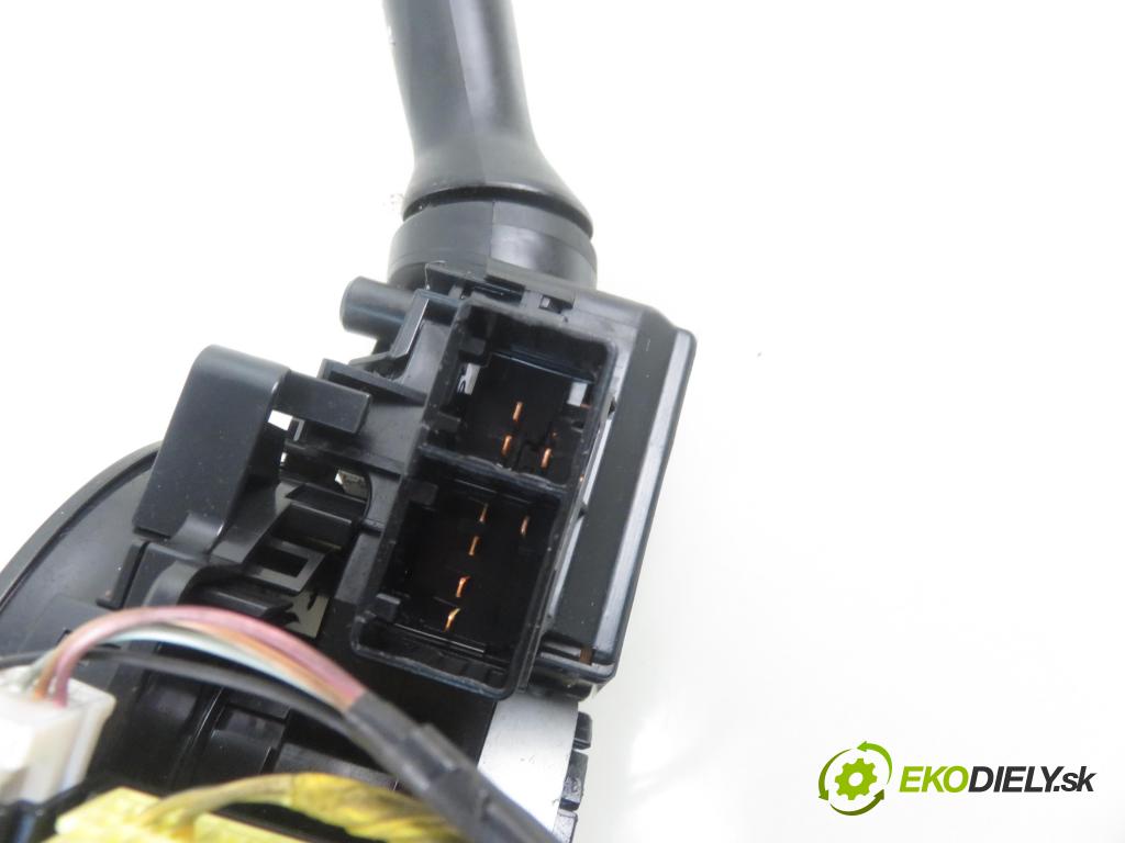 TOYOTA YARIS (_P9_) HB 2006 51,00 1.0 VVT-i (KSP90_) - 1KR-FE 998,00 páčka/prepínač 0D09117FG19