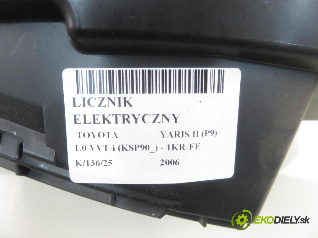 TOYOTA YARIS (_P9_) HB 2006 51,00 1.0 VVT-i (KSP90_) - 1KR-FE 998,00 Prístrojovka elektrický MB4573003176 ; 838000D660D