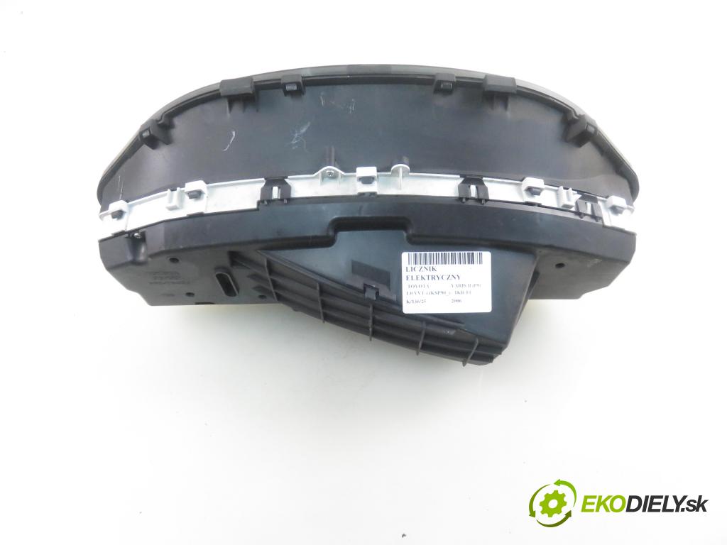 TOYOTA YARIS (_P9_) HB 2006 51,00 1.0 VVT-i (KSP90_) - 1KR-FE 998,00 Prístrojovka elektrický MB4573003176 ; 838000D660D