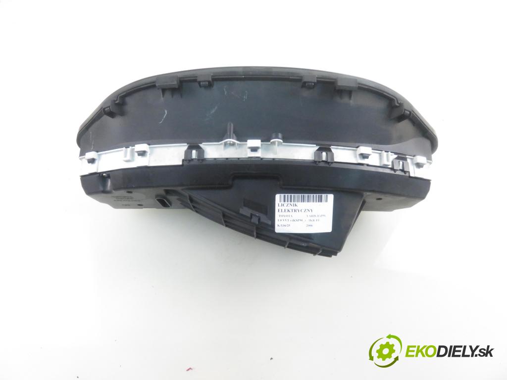 TOYOTA YARIS (_P9_) HB 2006 51,00 1.0 VVT-i (KSP90_) - 1KR-FE 998,00 Prístrojovka elektrický MB4573003176 ; 838000D660D