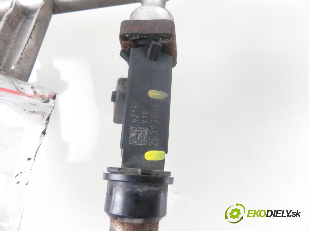 OPEL MERIVA A nadwozie wielkoprzestrzenne (MPV) (X03) MINIVAN 2005 74,00 1.6 16V - Z 16 XE 1598,00 Lišta vstrekovacia 25313846 (Vstrekovacie lišty)