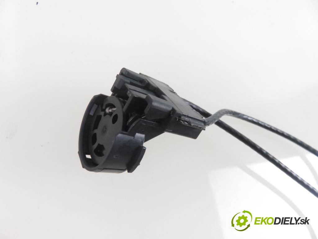 FORD FOCUS (DAW, DBW) HB 2000 74,00 1.6 16V 100 - FYDA 1596,00 Lanko panel kúrenia 98AB11503AG ; 98AB11504AG