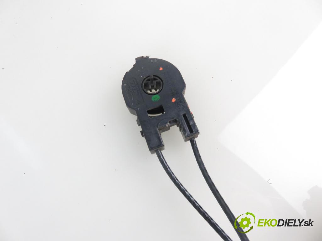FORD FOCUS (DAW, DBW) HB 2000 74,00 1.6 16V 100 - FYDA 1596,00 Lanko panel kúrenia 98AB11503AG ; 98AB11504AG
