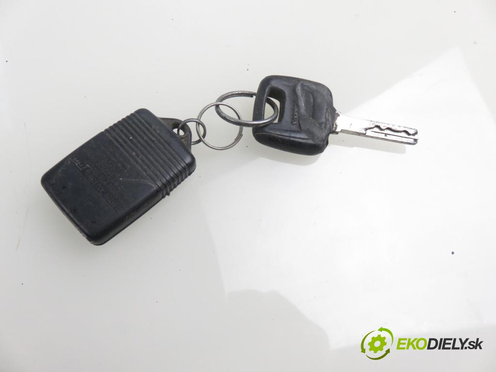 VOLVO V40 Kombi (645) KOMBI 1998 66,00 1.9 TD 90 - D 4192 T 1870,00 spinačka  (Spínacie skrinky a kľúče)
