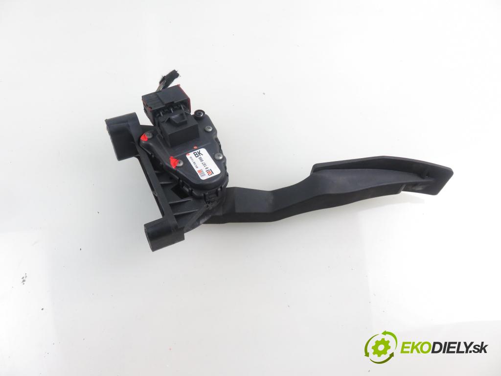 OPEL ASTRA G liftback (T98) HB 2002 55,00 1.7 DTI 16V - Y 17 DT 1686,00 Potenciometer plynu 9157998BK ; 6PV00811200 (Pedále)