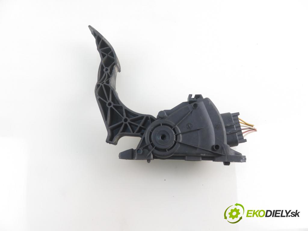 FORD FIESTA V (JH_, JD_) HB 2008 50,00 1.4 TDCi 68 - F6JB 1399,00 Potenciometer plynu 2S619F836AB ; 6PV00856710 (Pedál)