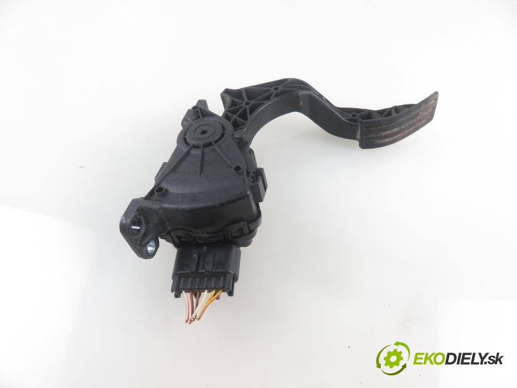 FORD FIESTA V (JH_, JD_) HB 2008 50,00 1.4 TDCi 68 - F6JB 1399,00 Potenciometer plynu 2S619F836AB ; 6PV00856710 (Pedál)