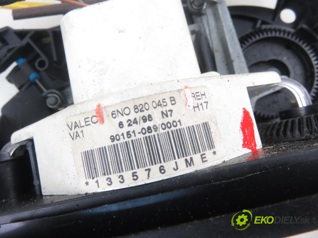 VW POLO (6N1) HB 1993 55,00 75 1.6 - AHS 1598,00 Panel kúrenia KLIMATIZACE: 6N0820045B