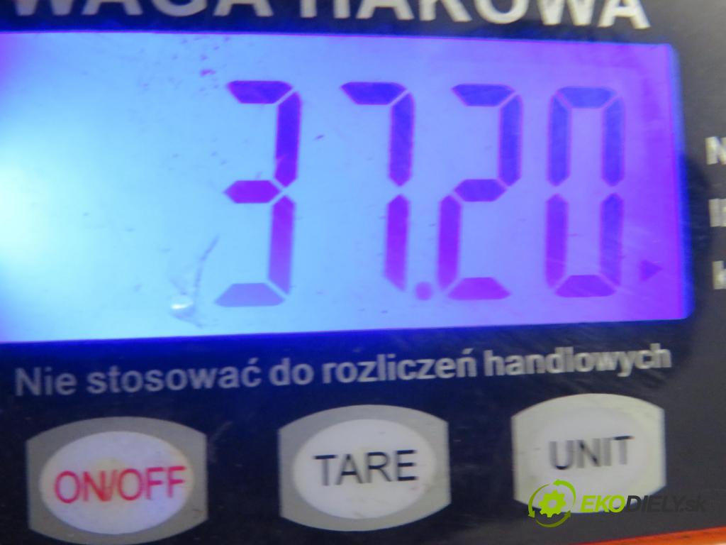 TOYOTA YARIS (_P1_) HB 2002 50,00 1.0 VVT- i 68 - 1SZ-FE 998,00 výztuha zadní část ABS