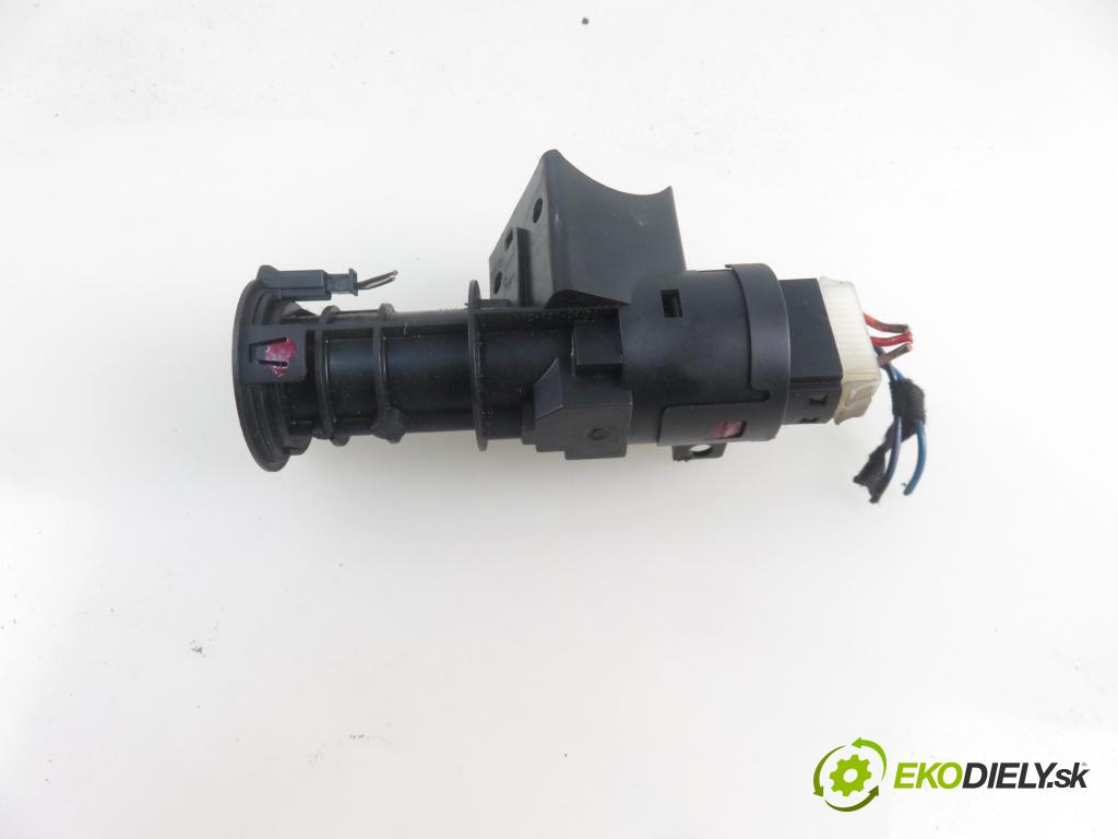 FIAT PANDA (169_) HB 2003 40,00 1.1 54 - 187 A1.000 1108,00 spinačka 468453610 ; 05521B365 (Spínacie skrinky a kľúče)