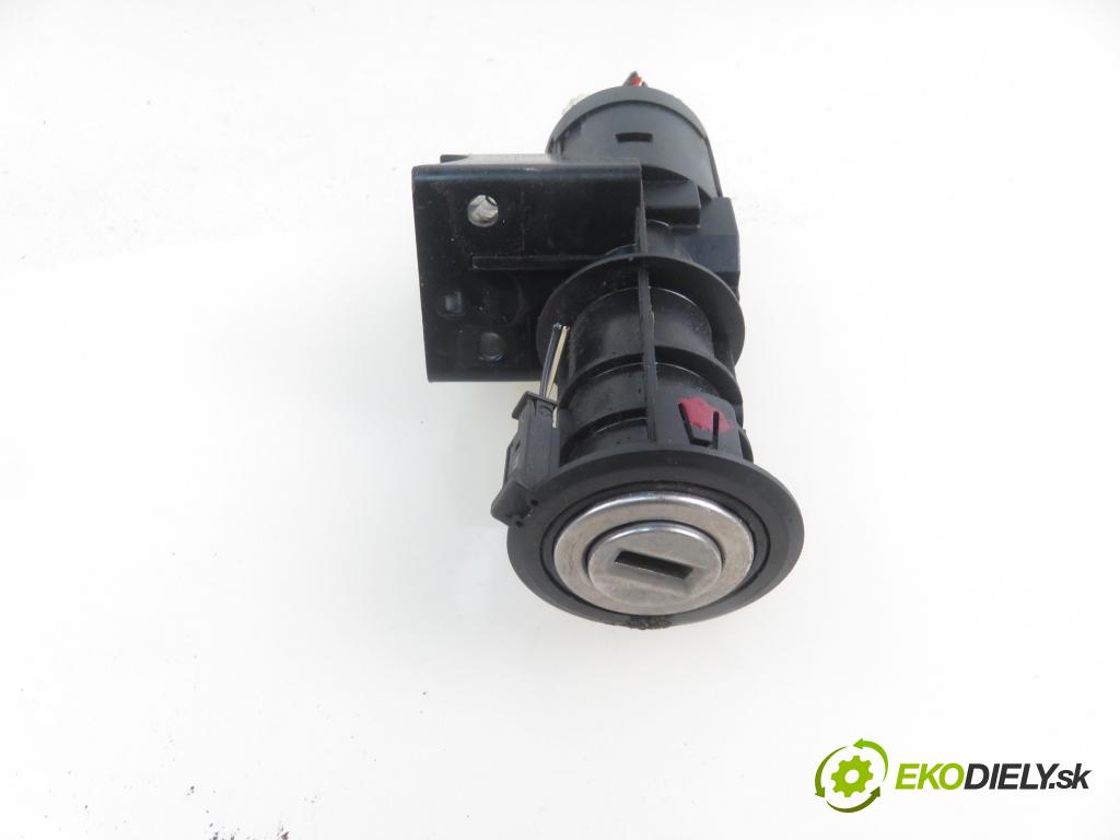 FIAT PANDA (169_) HB 2003 40,00 1.1 54 - 187 A1.000 1108,00 spinačka 468453610 ; 05521B365 (Spínacie skrinky a kľúče)