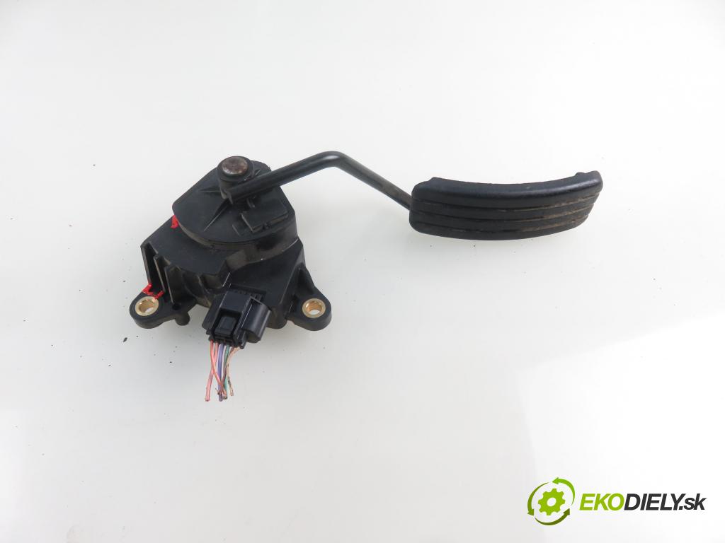 RENAULT SCENIC II (JM0/1_) MINIVAN 2004 88,00 1.9 dCi 120 - F9Q 812 1870,00 Potenciometer plynu 8200159645 (Pedále)