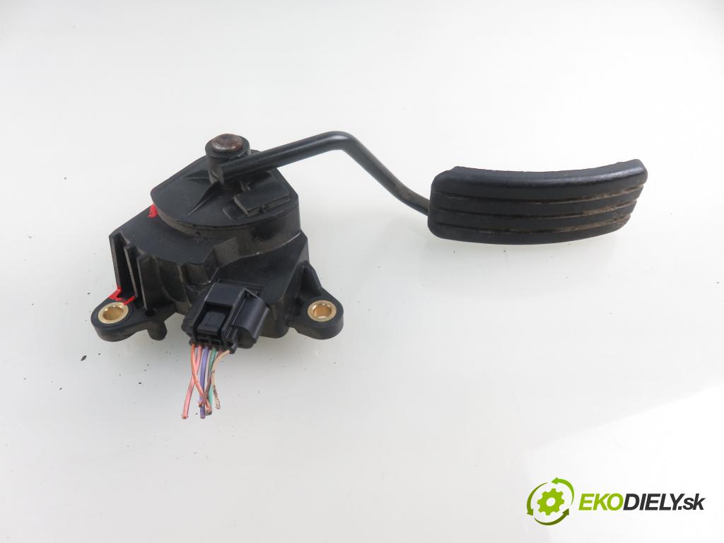 RENAULT SCENIC II (JM0/1_) MINIVAN 2004 88,00 1.9 dCi 120 - F9Q 812 1870,00 Potenciometer plynu 8200159645 (Pedále)