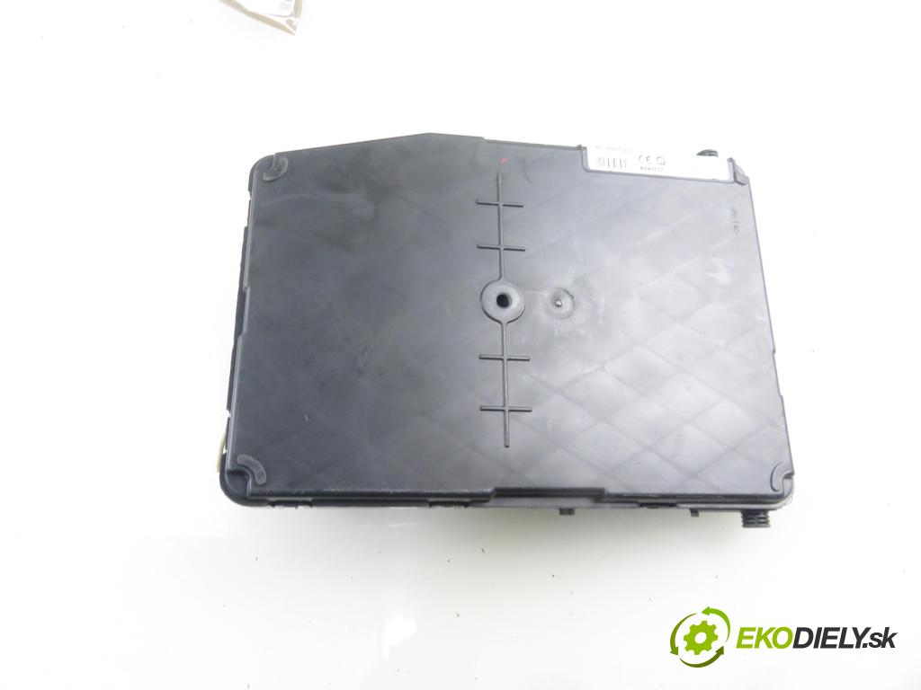 RENAULT GRAND SCENIC II (JM0/1_) MINIVAN 2004 83,00 1.6 - K4M 782 1598,00 MODUL BSI 8200309690 ; S118400220D