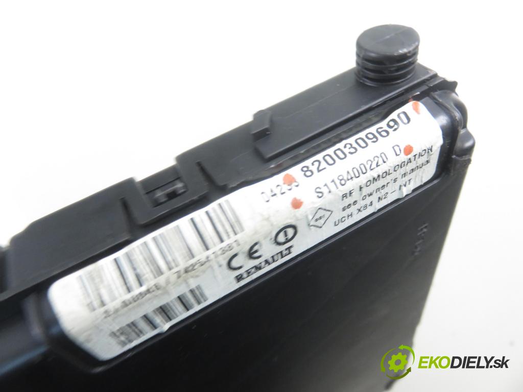 RENAULT GRAND SCENIC II (JM0/1_) MINIVAN 2004 83,00 1.6 - K4M 782 1598,00 MODUL BSI 8200309690 ; S118400220D