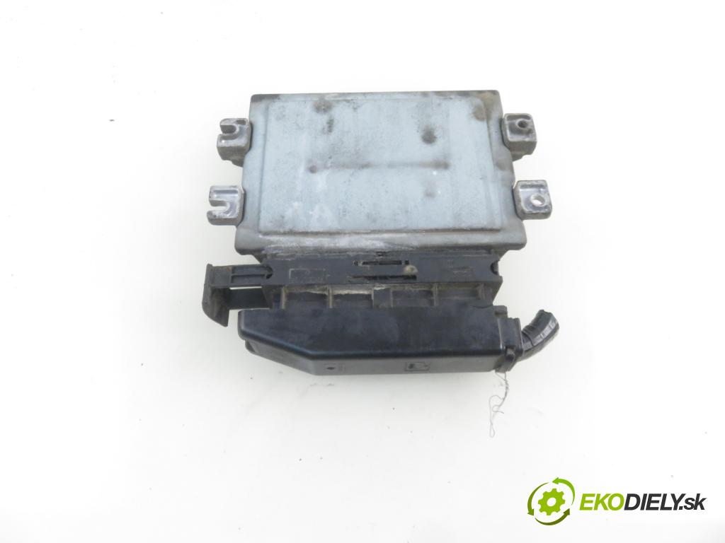 RENAULT THALIA I (LB0/1/2_) SEDAN 2002 55,00 1.4 - K7J 700 1390,00 Riadiaca jednotka Motor 8200326391 ; S110140002A ; 8200326380