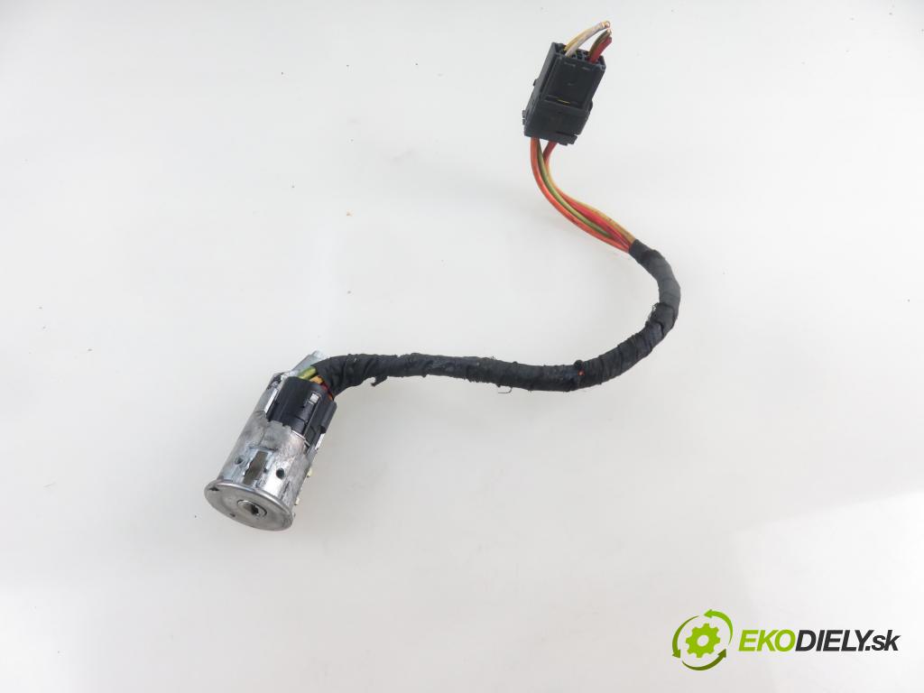 RENAULT THALIA I (LB0/1/2_) SEDAN 2002 55,00 1.4 - K7J 700 1390,00 spinačka  (Spínacie skrinky a kľúče)