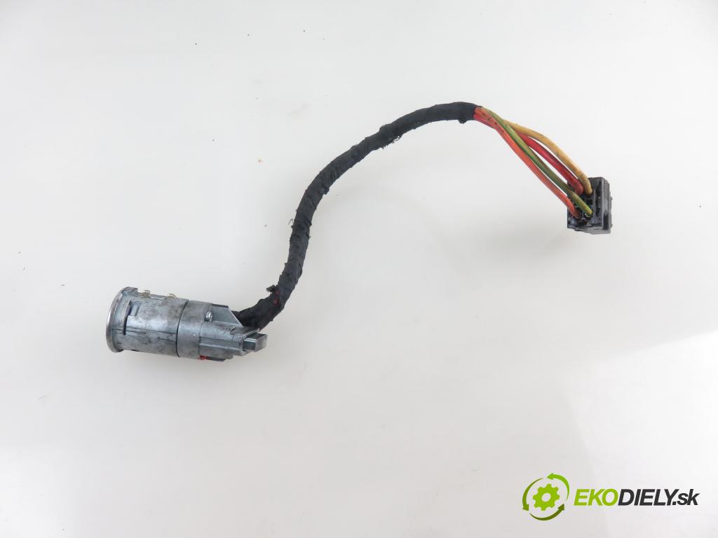 RENAULT THALIA I (LB0/1/2_) SEDAN 2002 55,00 1.4 - K7J 700 1390,00 spinačka  (Spínacie skrinky a kľúče)