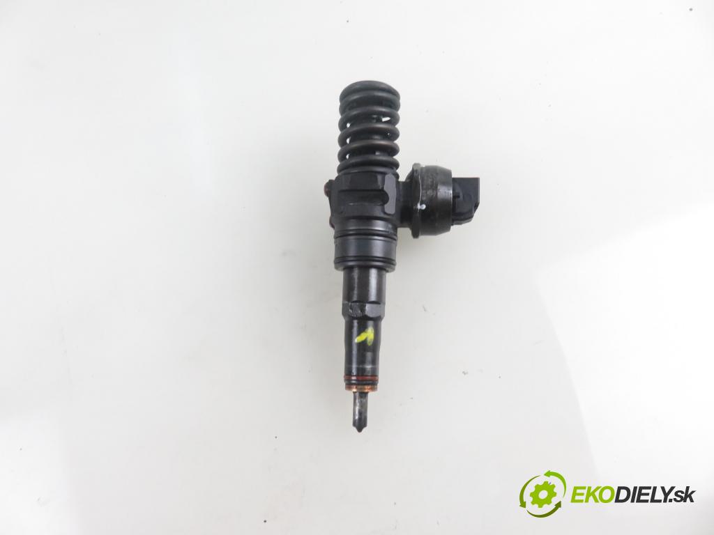VW PASSAT B6 Variant (3C5) KOMBI 2006 103,00 2.0 TDI PD 8V 140 - BMP 1968,00 Vstrekovač 038130073BQ ; 0414720312 (Vstrekovače)
