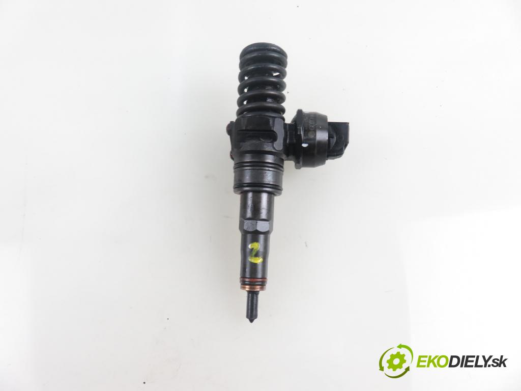 VW PASSAT B6 Variant (3C5) KOMBI 2006 103,00 2.0 TDI PD 8V 140 - BMP 1968,00 Vstrekovač 038130073BQ ; 0414720312 (Vstrekovače)