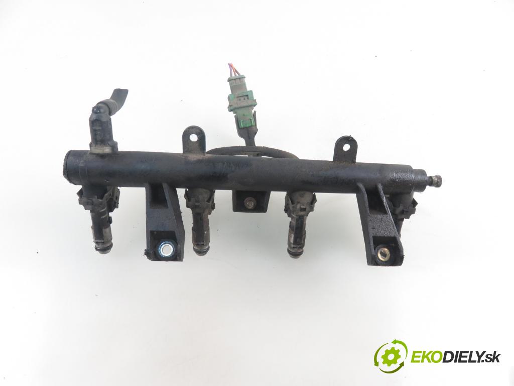 PEUGEOT 206 liftback (2A/C) HB 1998 44,00 1.1 60 - HFZ 1124,00 Lišta vstrekovacia 9628982980C (Vstrekovacie lišty)