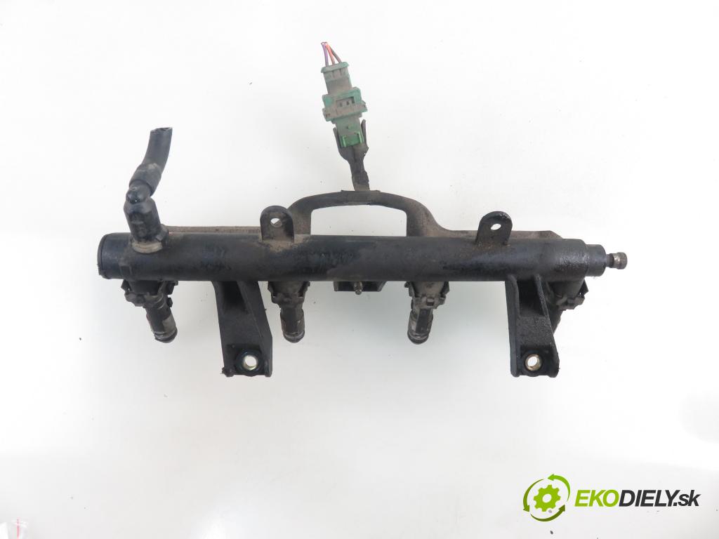 PEUGEOT 206 liftback (2A/C) HB 1998 44,00 1.1 60 - HFZ 1124,00 Lišta vstrekovacia 9628982980C (Vstrekovacie lišty)