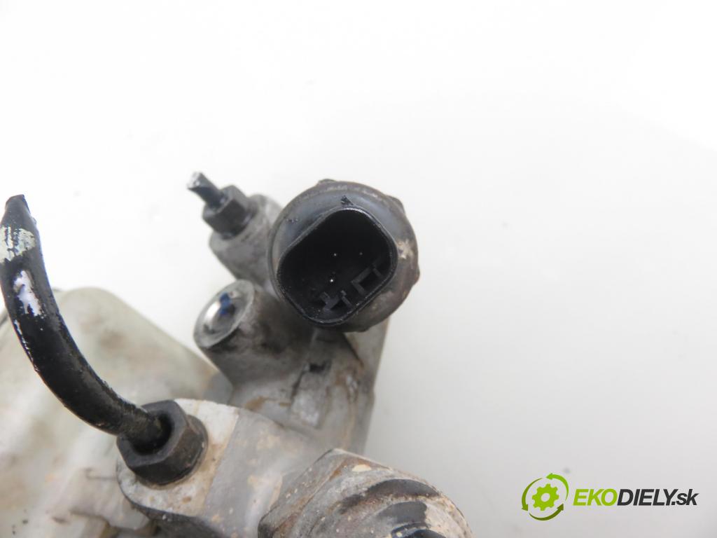 VW GOLF IV (1J1) HB 2000 55,00 1.4 16V - APE 1390,00 Posilovač 1J1614205 ; 03786404014 (Servočerpadlá, pumpy riadenia)