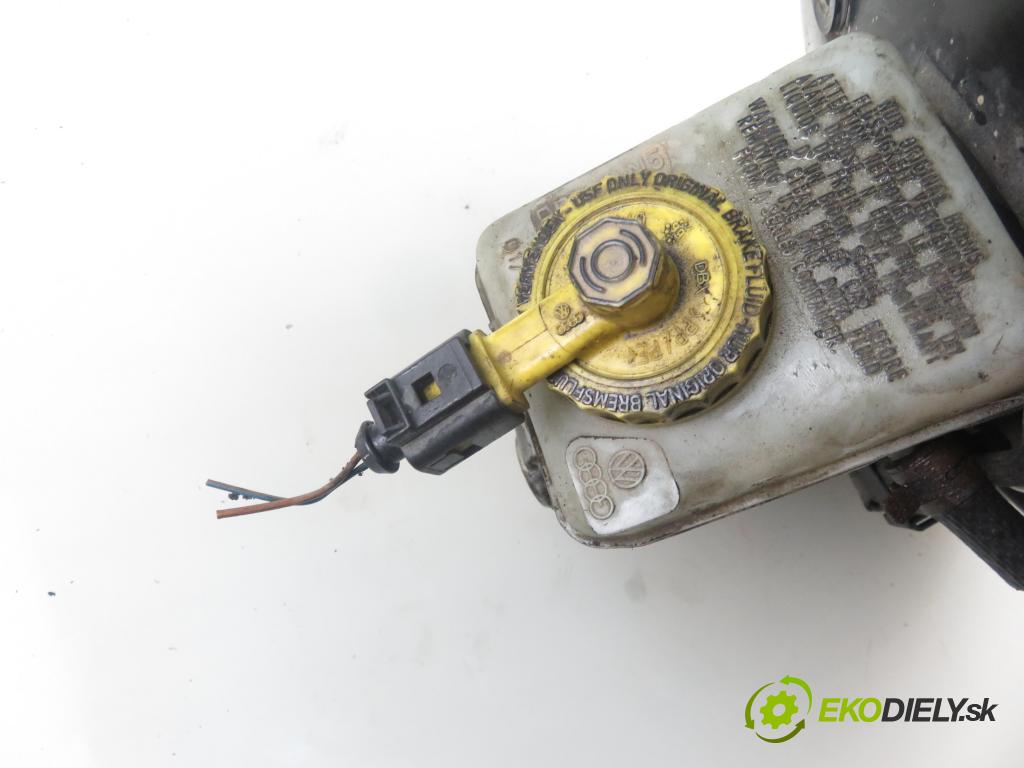 VW GOLF IV (1J1) HB 2000 55,00 1.4 16V - APE 1390,00 Posilovač 1J1614205 ; 03786404014 (Servočerpadlá, pumpy riadenia)