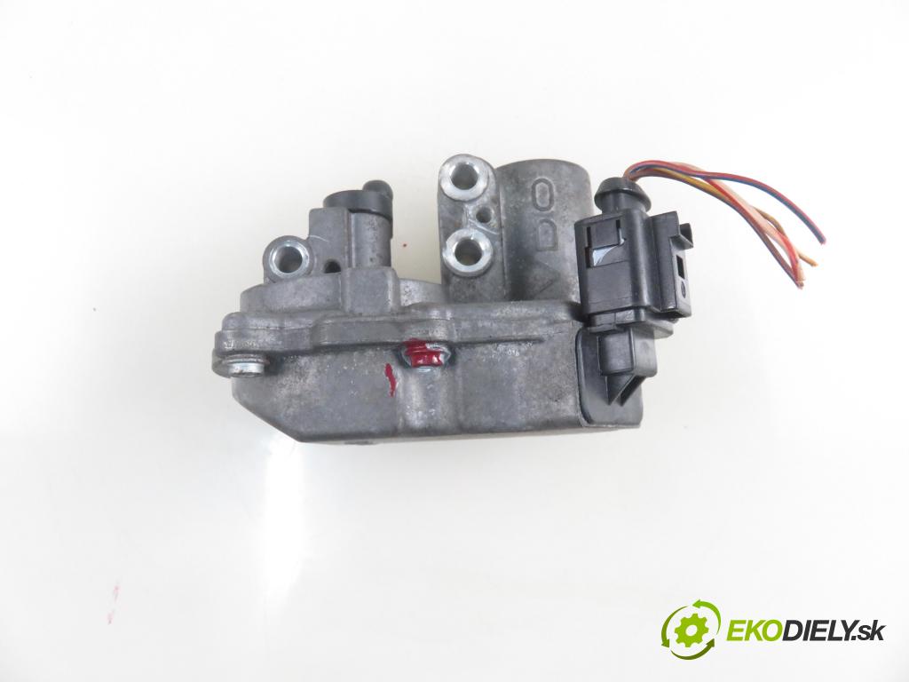 AUDI A6 (4F2, C6) SEDAN 2005 132,00 2.7 TDI 180 - BPP 2698,00 Nastavovač turba A2C53022954 ; 059129086 (Ostatné)