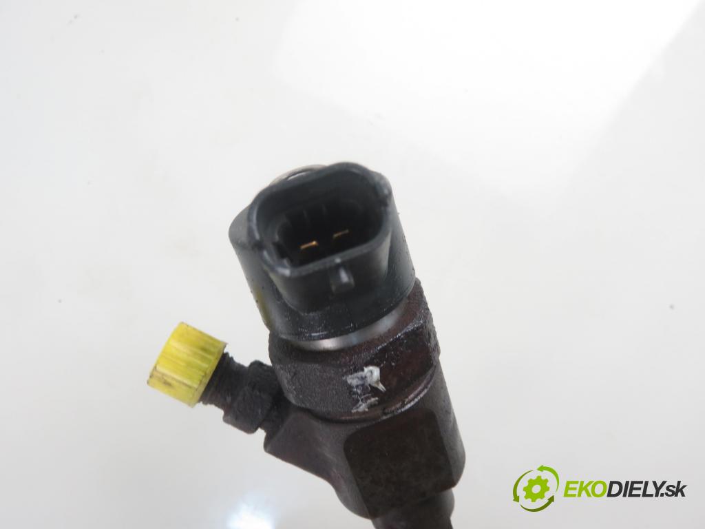 RENAULT SCENIC II (JM0/1_) MINIVAN 2004 88,00 1.9 dCi 120 - F9Q 812 1870,00 vstrekovač 8200100272 ; 0445110110B (Vstrekovače)