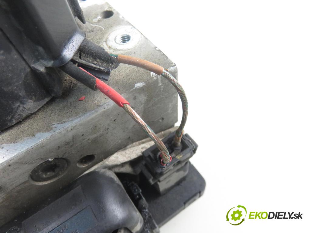 VW PASSAT B3/B4 Variant (3A5, 35I) KOMBI 1995 66,00 1.9 TDI - 1Z 1896,00 Pumpa ABS 3A0907379 ; 5WK8411 ; 10094603003 (Pumpy ABS)