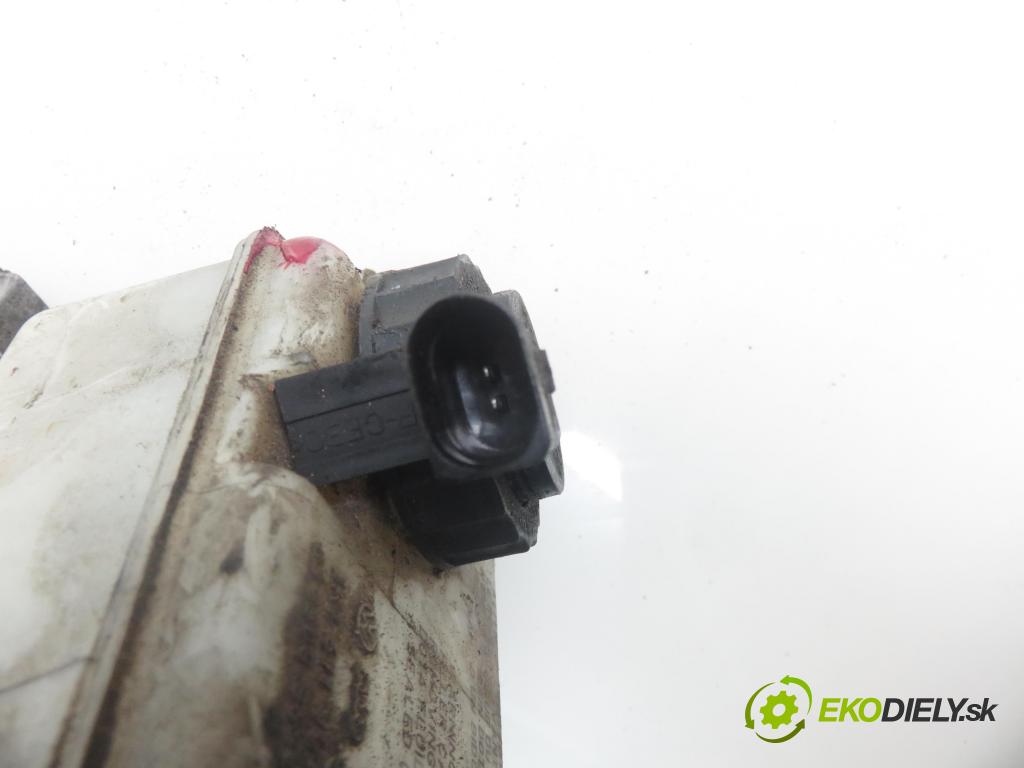 SEAT LEON (1P1) HB 2006 77,00 1.9 TDI - BXE 1896,00 Posilovač 1K1614105AQ ; 0204051358 (Servočerpadlá, pumpy riadenia)