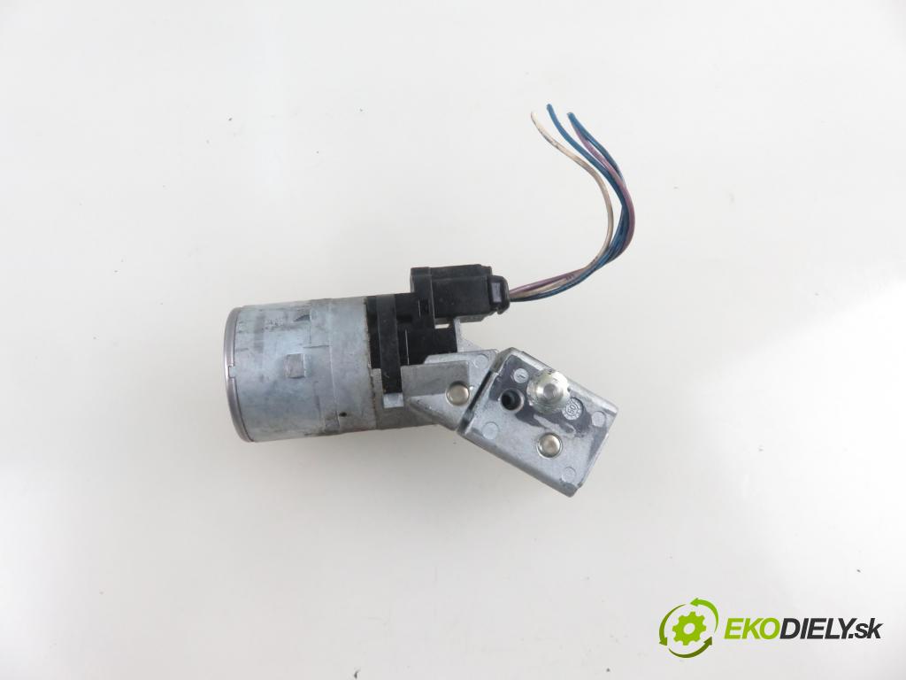 PEUGEOT 307 (3A/C) HB 2005 0,00 1.6 HDi - 9HX (DV6ATED4) 1560,00 spinačka 36353100 (Spínacie skrinky a kľúče)