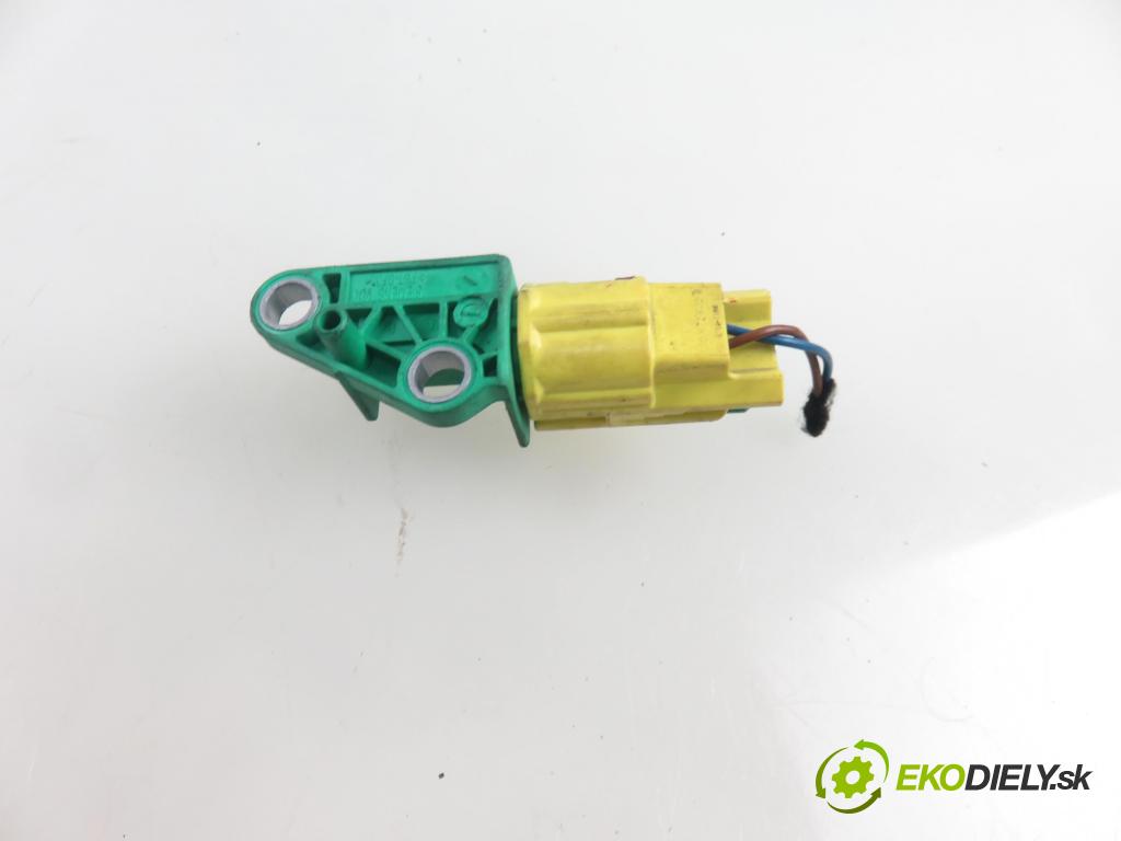 AUDI A6 (4F2, C6) SEDAN 2004 165,00 3.0 TDI quattro - BMK 2967,00 Snímač nárazu 5WK43273 ; 1K0909606 (Snímače nárazu)